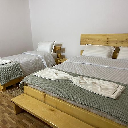 Albergue Ardjon House Berat Exterior foto